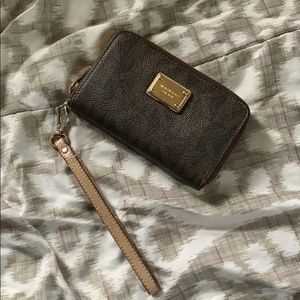 Michael Kors Wristlet. ‼️USED‼️